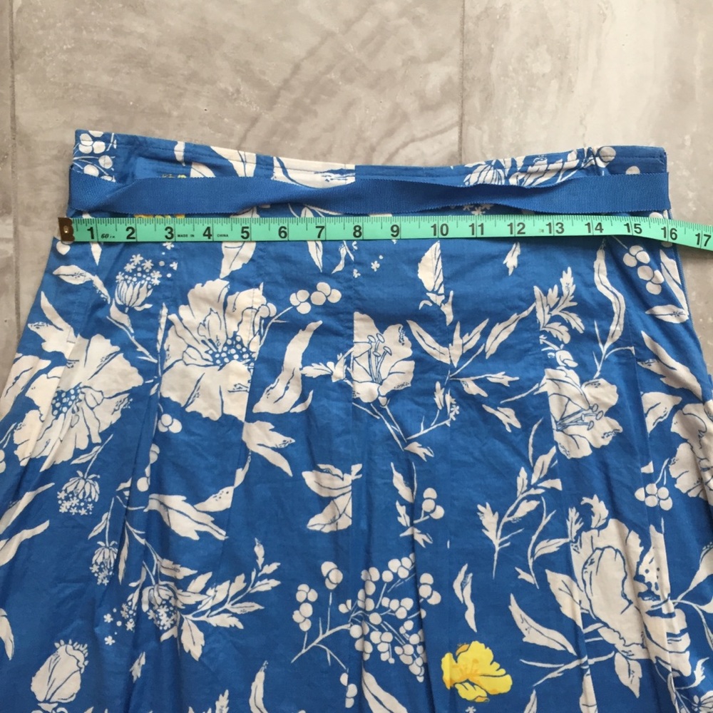 Old Navy floral knee length skirt size 6 - Picture 5 of 8